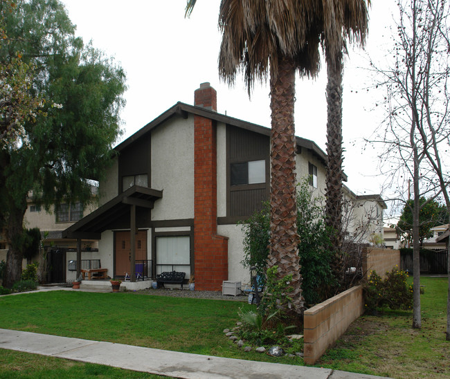 4202 Howard Ave in Los Alamitos, CA - Foto de edificio - Building Photo