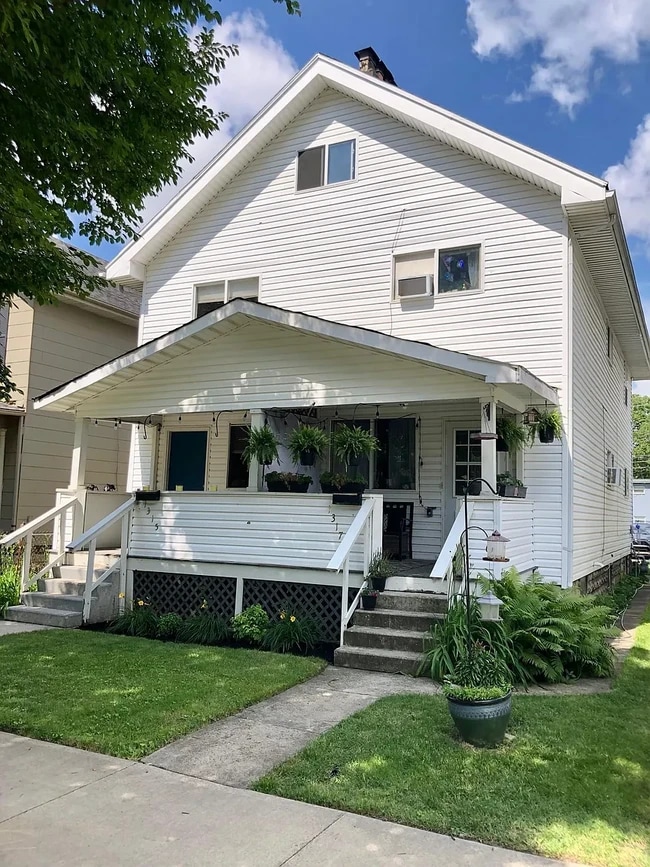 property at 1317 N 6th St
