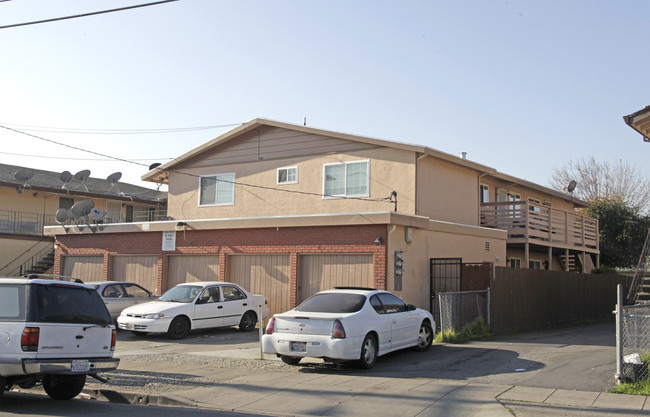 27133 Belvedere Ct in Hayward, CA - Building Photo - Building Photo