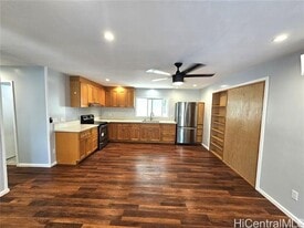 3754 Likini St in Honolulu, HI - Building Photo