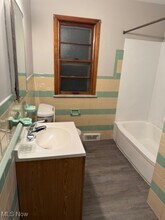 3718 Washington Blvd in University Heights, OH - Foto de edificio - Building Photo