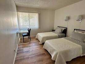 43 Dearborn Pl, Unit 52 in Goleta, CA - Building Photo