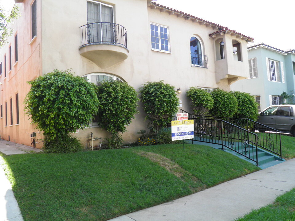 920 S Orange Grove Ave, Unit 920 Lower Left in Los Angeles, CA - Foto de edificio