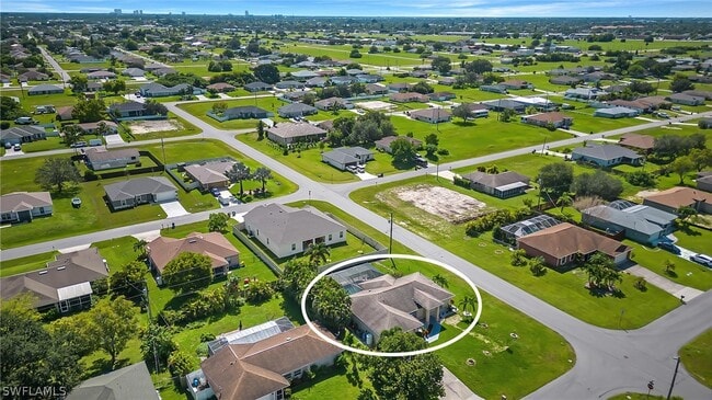 1001 NE 6th Ave in Cape Coral, FL - Foto de edificio - Building Photo