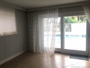 2715 NE 49th St-Unit -104 in Fort Lauderdale, FL - Building Photo - Building Photo