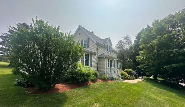 19 Neck Rd in Haverhill, MA - Building Photo - Building Photo