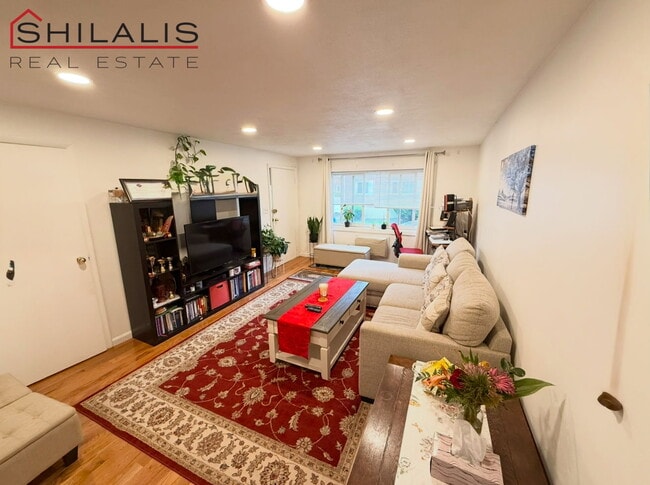 property at 30 Oxford Cir