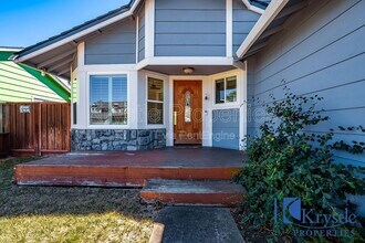 530 N Regatta Dr in Vallejo, CA - Building Photo - Building Photo