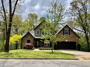 303 Genesis Dr in Bentonville, AR - Building Photo - Building Photo