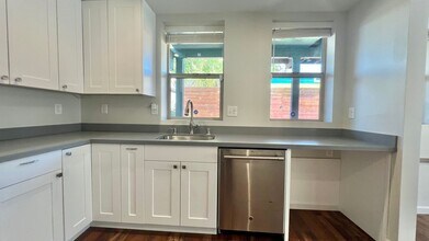 696 29th St in Oakland, CA - Building Photo - Building Photo