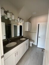 15 Pacific Loon St in Leander, TX - Foto de edificio - Building Photo