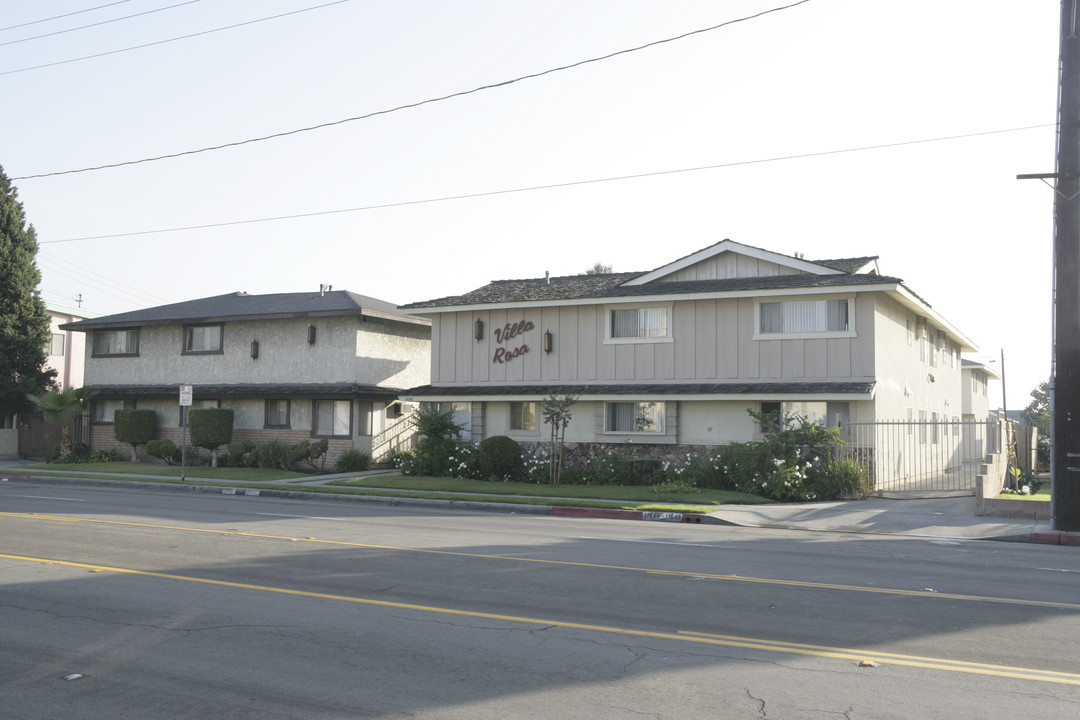 Villa Rosa Apartments in Downey, CA - Building Photo