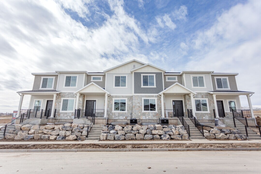 4415 W Glendon Dr in Lehi, UT - Building Photo