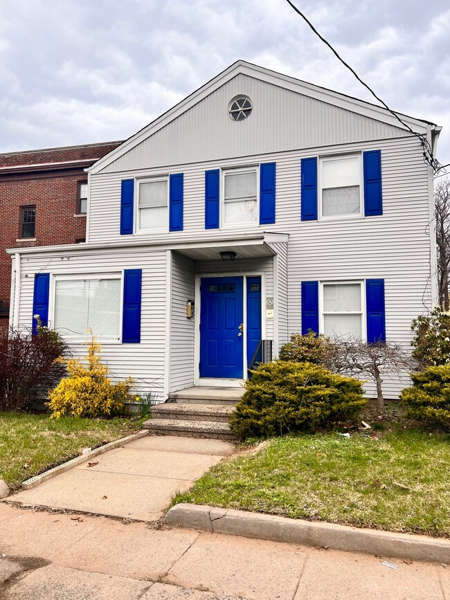 267 Center St