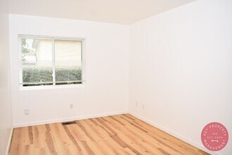 137 F St in San Diego, CA - Building Photo - Building Photo