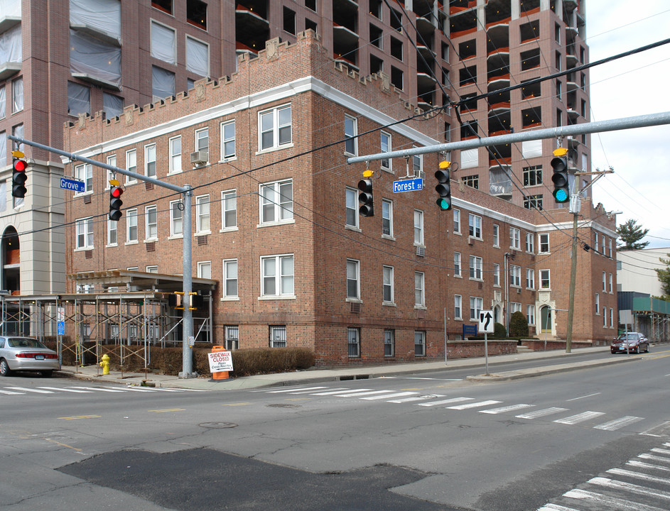 Forest Grove in Stamford, CT - Building Photo