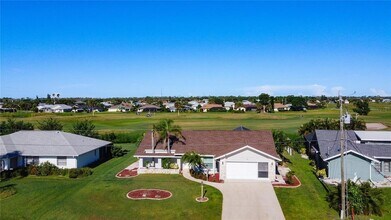 18 Bunker Pl in Rotonda West, FL - Building Photo - Building Photo