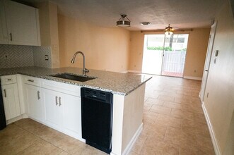 1088 Jeffery St in Boca Raton, FL - Building Photo - Building Photo