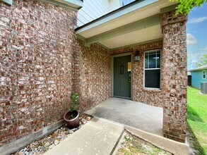7404 Cayenne Ln in Austin, TX - Building Photo - Building Photo