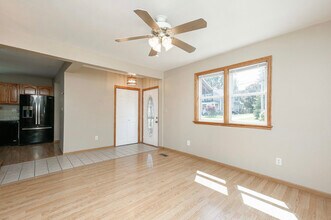 804 N Van Buren St in Batavia, IL - Building Photo - Building Photo