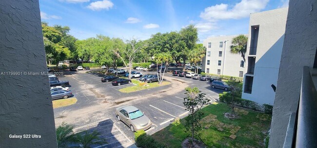 9420 Poinciana Pl in Davie, FL - Building Photo - Building Photo