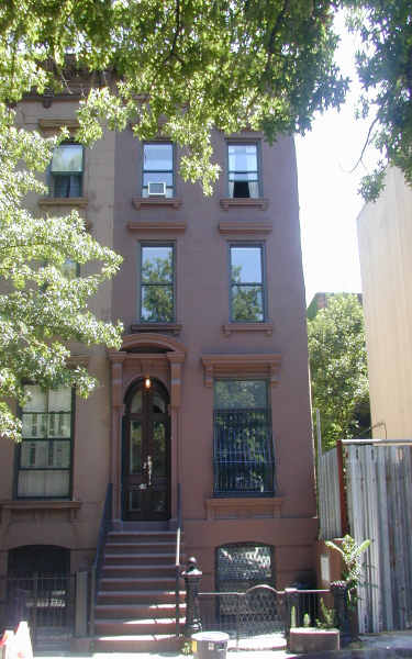 481 Waverly Ave in Brooklyn, NY - Building Photo