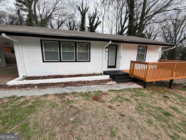 property at 1734 Cahoon St SW