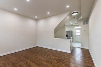 27 Hanover Pl NW in Washington, DC - Building Photo - Building Photo