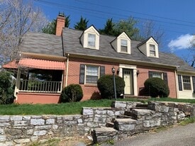 27 Westside Ct in Lexington, VA - Building Photo