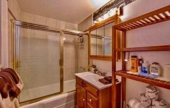 336 W Sherwood in Big Bear, CA - Building Photo - Building Photo