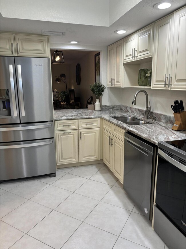 property at 1225 Carlton Ct