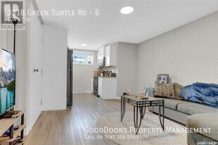 3318 Green Turtle Rd in Regina, SK - Building Photo