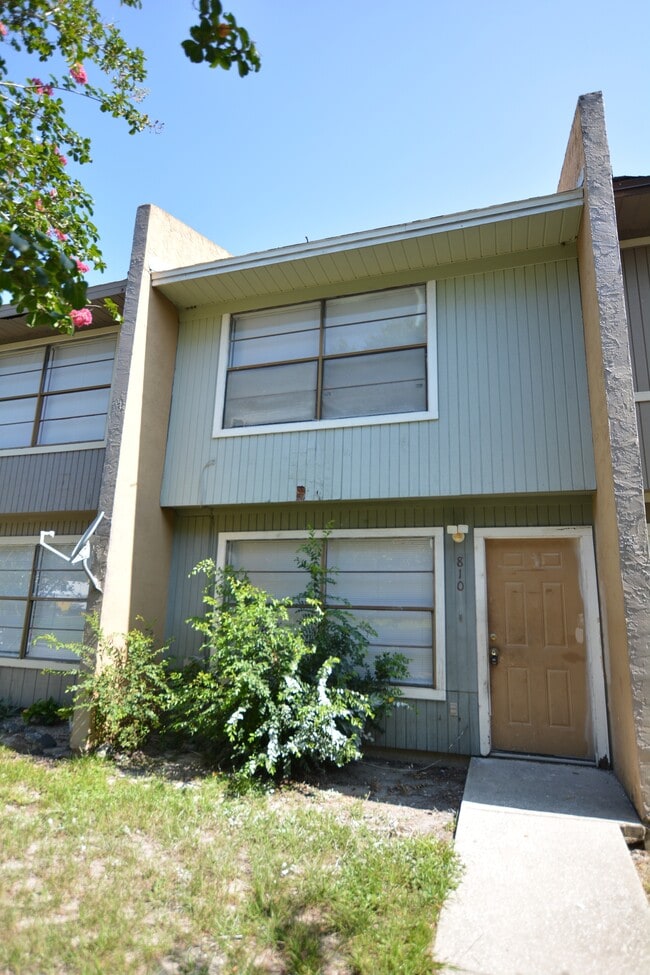 property at 810 Plum St