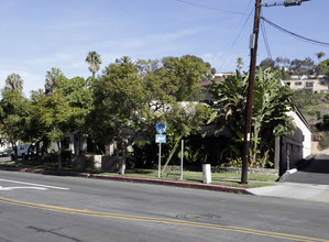 Las Casitas in San Diego, CA - Foto de edificio - Building Photo