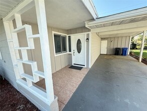 1006 Beach Blvd in Sun City Center, FL - Building Photo - Building Photo