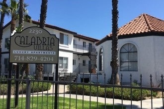 Calabria Apartments in Anaheim, CA - Building Photo - Building Photo