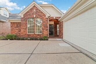 3323 Shadowfern Dr in Houston, TX - Building Photo - Building Photo