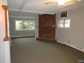 649 New Jersey Ave-Unit -1st Floor in Lyndhurst, NJ - Building Photo - Building Photo