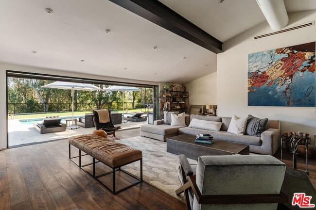 15490 Milldale Dr in Los Angeles, CA - Building Photo - Building Photo