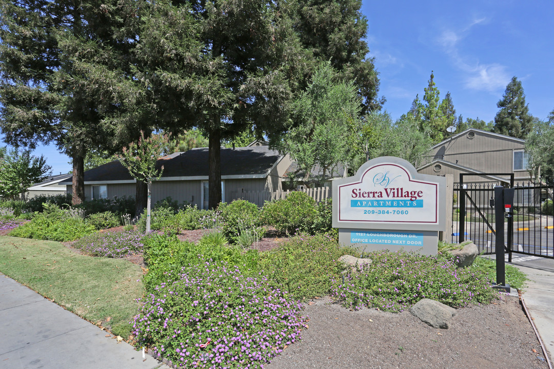 Sierra Village in Merced, CA - Building Photo