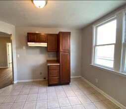 7918 Madison Ave in Cleveland, OH - Building Photo - Building Photo