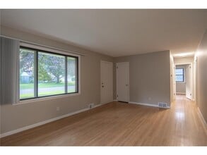 5412 Maryland Ave N in Minneapolis, MN - Building Photo - Building Photo