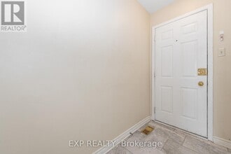 26 McDermot Ct in Ottawa, ON - Building Photo - Building Photo