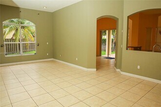 3488 NE 1st St in Homestead, FL - Foto de edificio - Building Photo