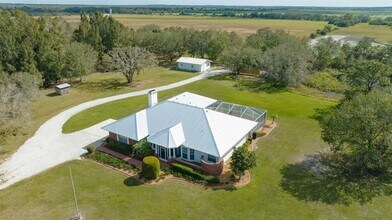 1950 Bern Creek Loop in Sarasota, FL - Building Photo - Building Photo
