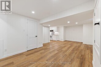 329 Gallantry Way in Ottawa, ON - Building Photo - Building Photo