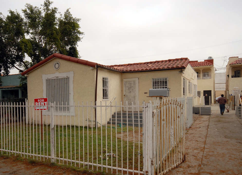 913-919 3/4 E. 87th St. in Los Angeles, CA - Building Photo