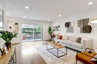 307 Tradewinds Dr in San Jose, CA - Building Photo