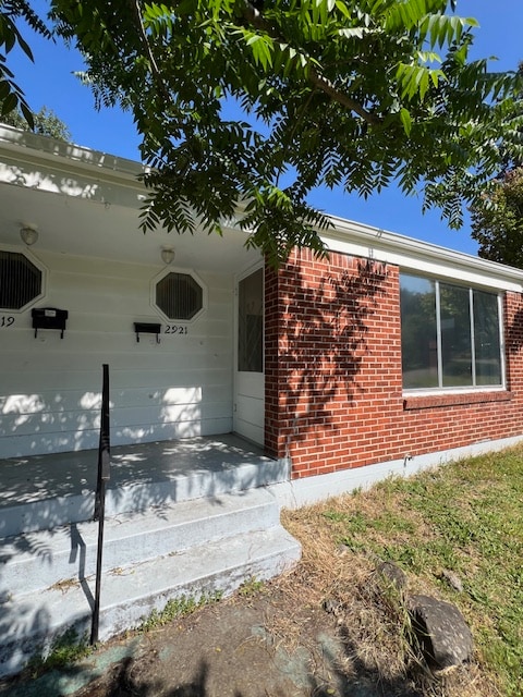 property at 2921 Lincoln St