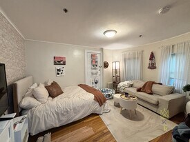 1477 Beacon St, Unit 109 in Brookline, MA - Building Photo